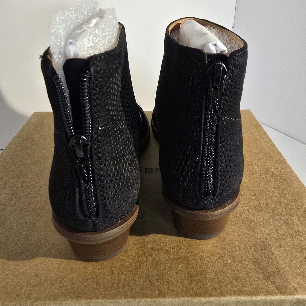 Lucky Brand Women's Ankle Boots - Picture 7 of 7